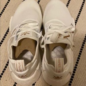 Size 8 never worn adidas